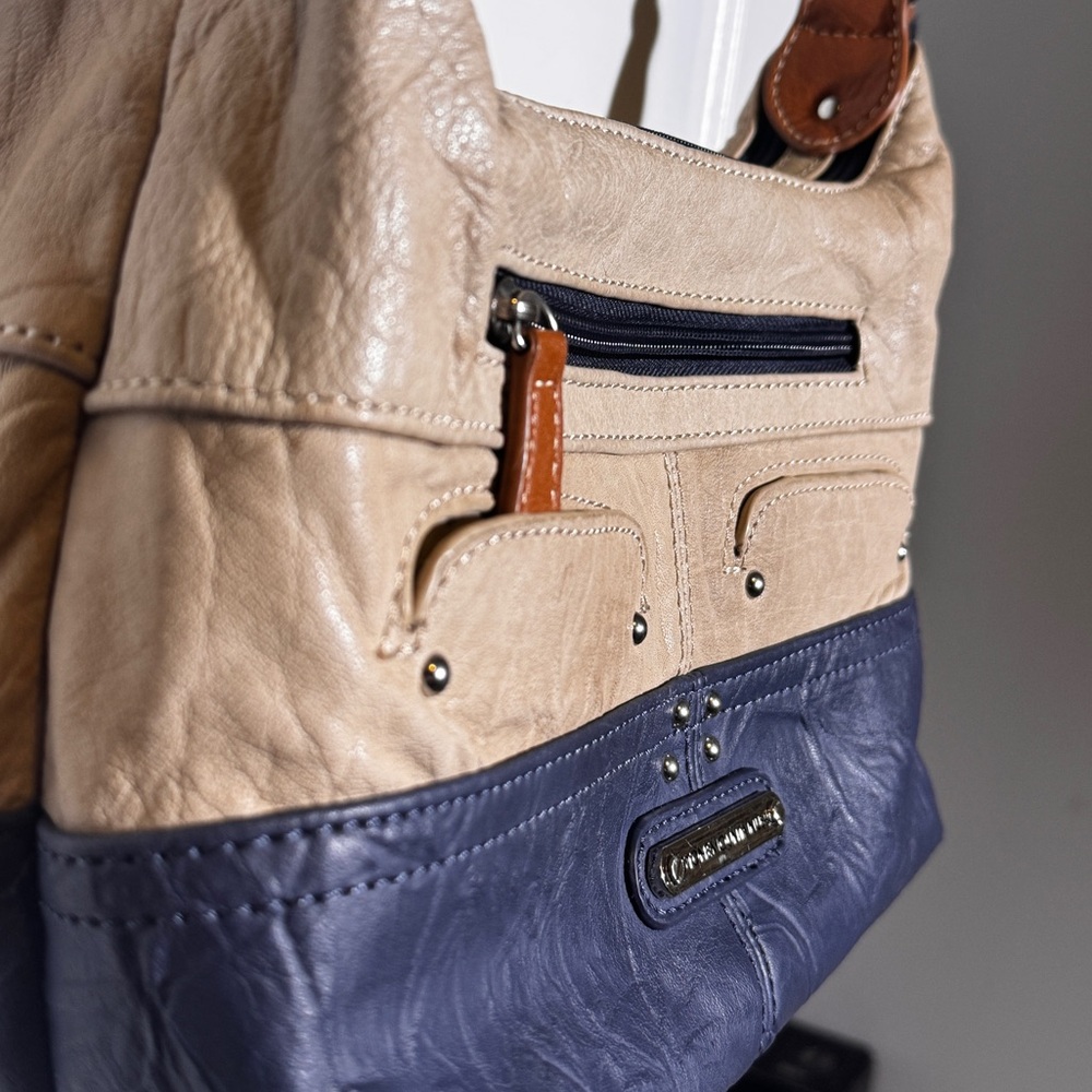 Stone Mountain Genuine Leather Purse Tan and Navy Blue
